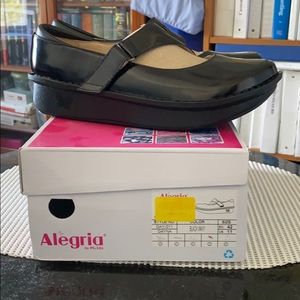 Algeria Dayna size 42(11) black patent leather
